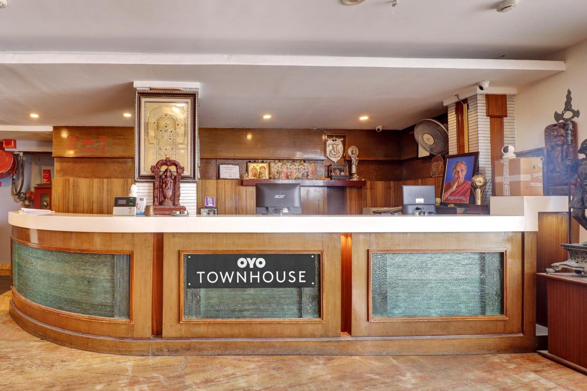 Udayee International Hotel Tirupati Exterior photo